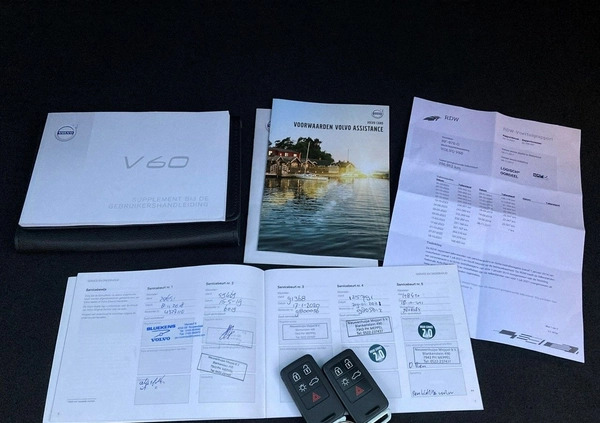 Volvo V60 cena 51900 przebieg: 250000, rok produkcji 2017 z Krapkowice małe 596